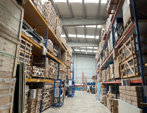 MONTCADA I REIXAC- Nave industrial de 2.053 m² con excelente imagen corporativa